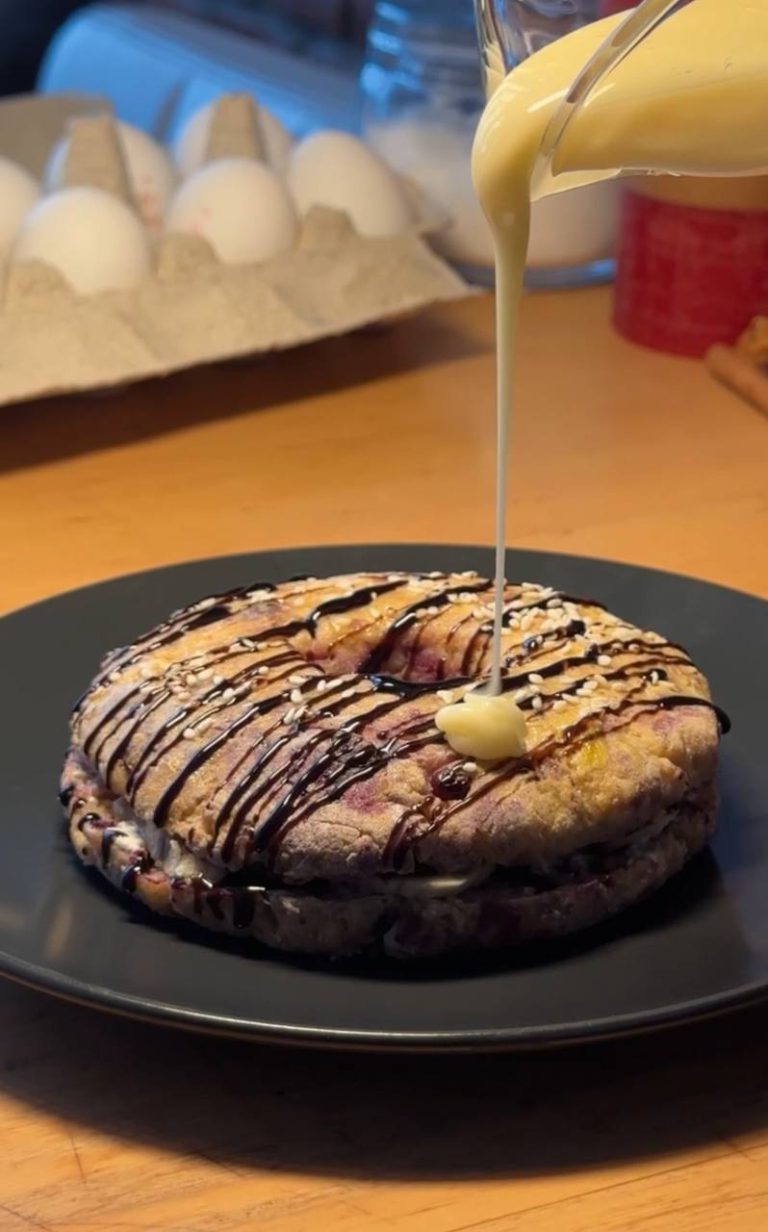 Чорничний бейгл із кисломолочного сиру – смачний та корисний рецепт | IamChef