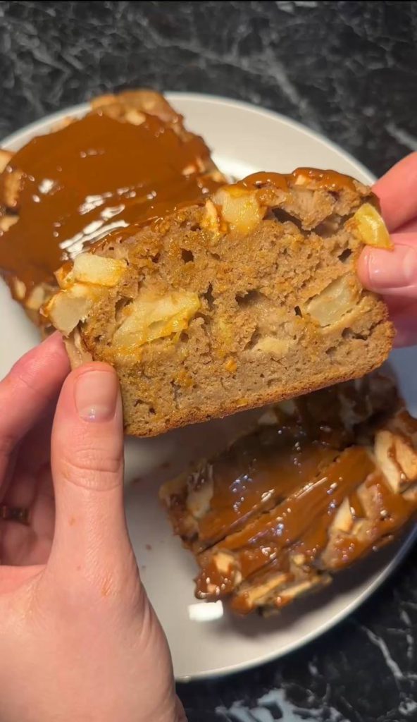 Яблучний кекс з корицею – ніжний та ароматний десерт | IamChef