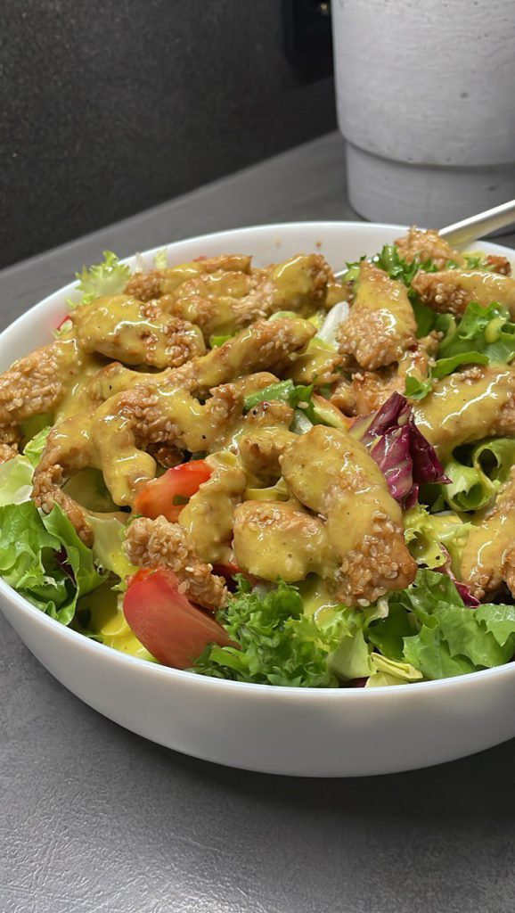 Зелений салат з індичкою – здоровий і смачний рецепт | IamChef