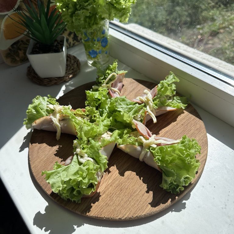 Закуска з куркою та ананасами