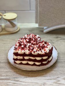 Червоний оксамит з вишневою начинкою