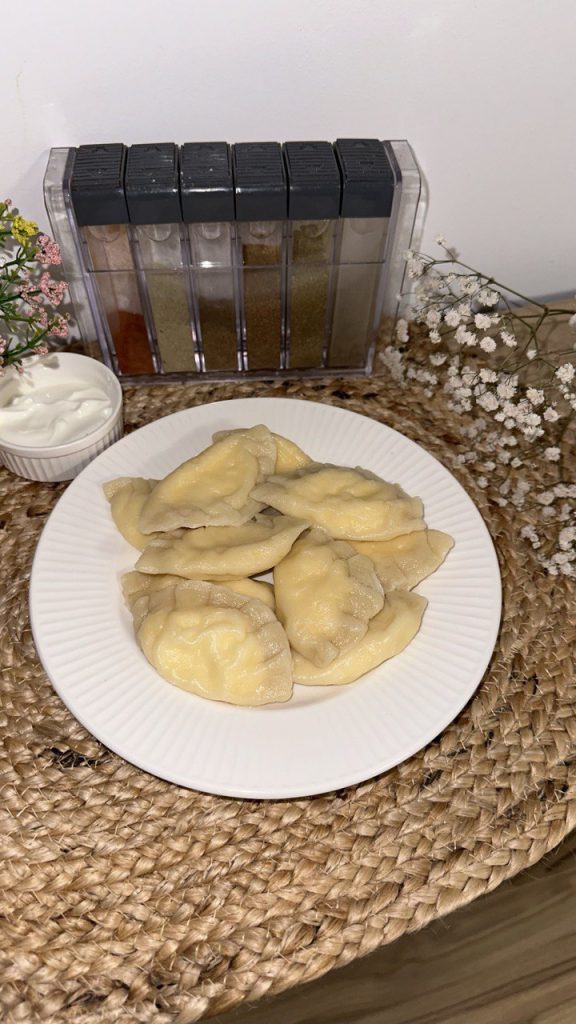 вареники з солоним сиром