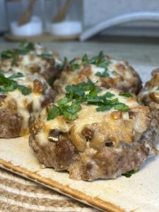 М'ясні ватрушки з грибами