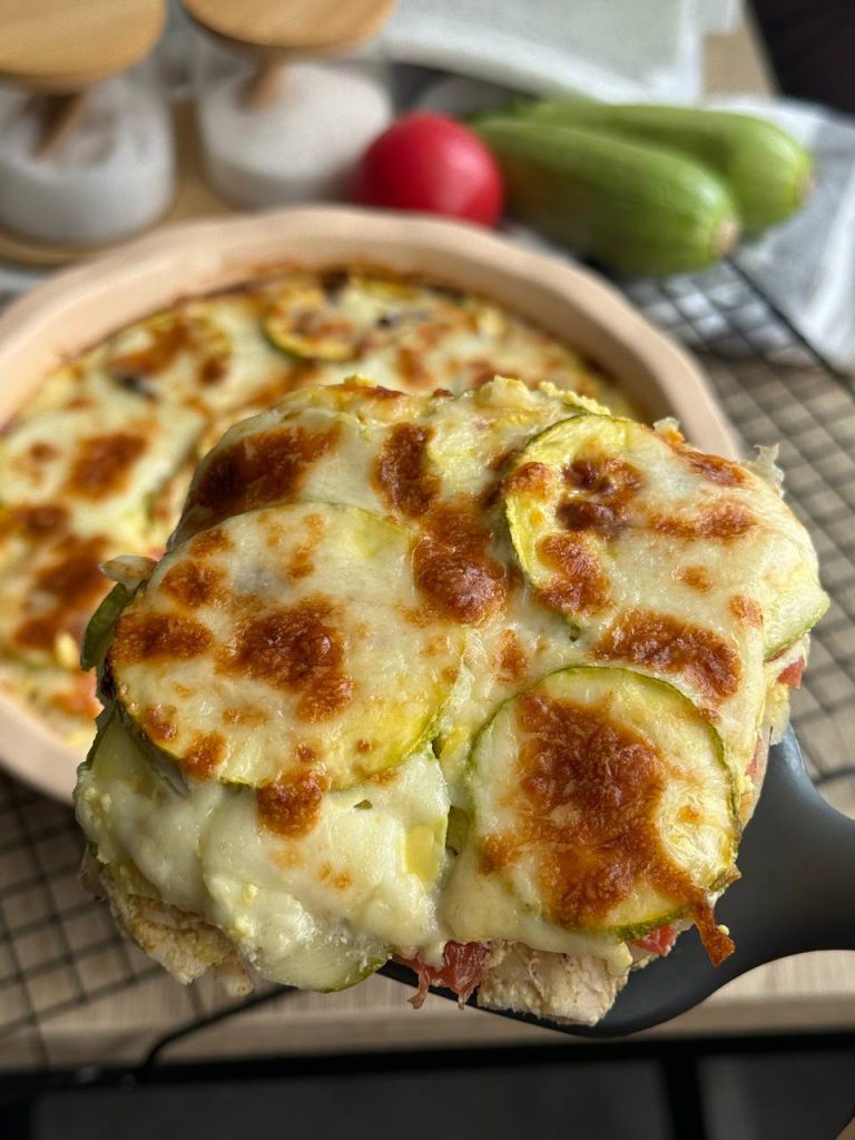 Кабачкова запіканка з куркою